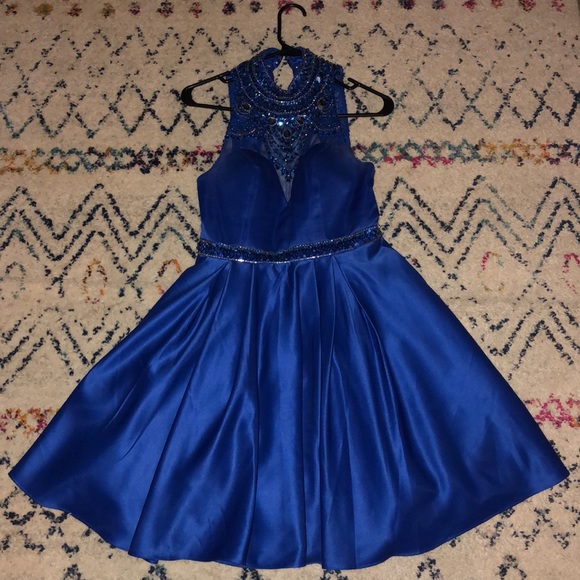 A beautiful royal blue homecoming dress - Picture 1 of 3